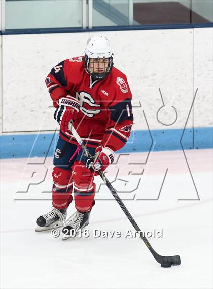Thumbnail 2 in Reading Memorial vs. Central Catholic (MIAA Division 1A Play-In) photogallery.