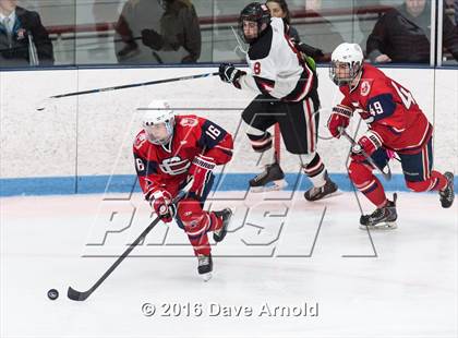 Thumbnail 2 in Reading Memorial vs. Central Catholic (MIAA Division 1A Play-In) photogallery.