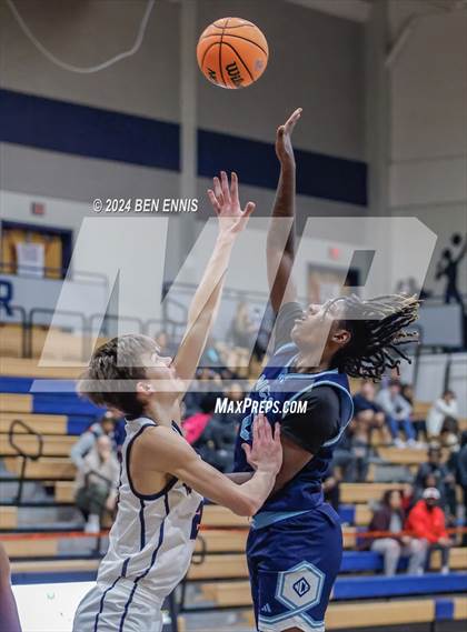 Thumbnail 2 in Woodstock vs. North Cobb Christian (Lemon Street Classic) photogallery.