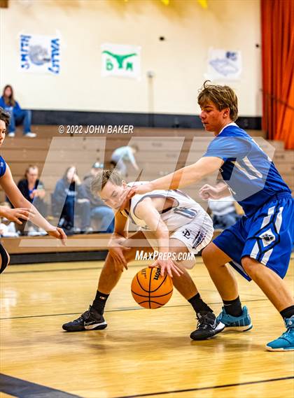 Thumbnail 2 in Sierra Lutheran vs. Smith Valley (Serpent Classic) photogallery.