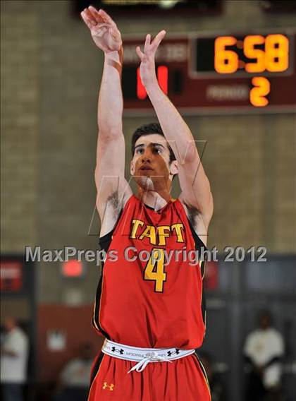 Thumbnail 1 in Loyola vs. Taft (Nike Extravaganza) photogallery.