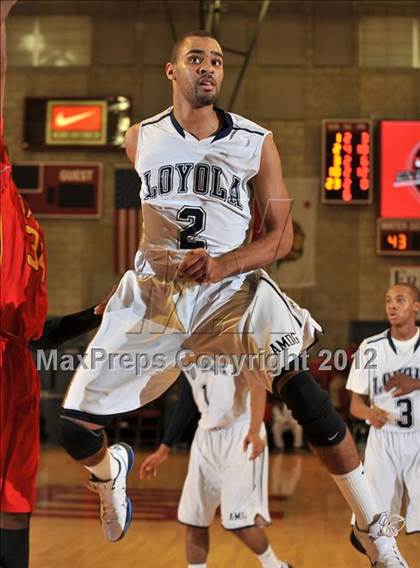 Thumbnail 3 in Loyola vs. Taft (Nike Extravaganza) photogallery.