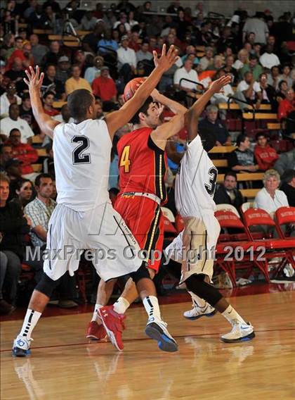 Thumbnail 1 in Loyola vs. Taft (Nike Extravaganza) photogallery.
