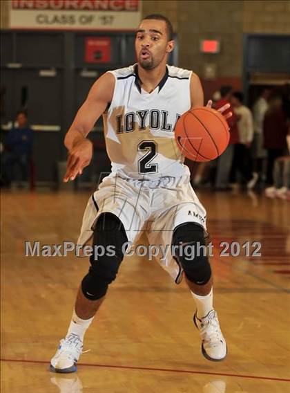 Thumbnail 3 in Loyola vs. Taft (Nike Extravaganza) photogallery.