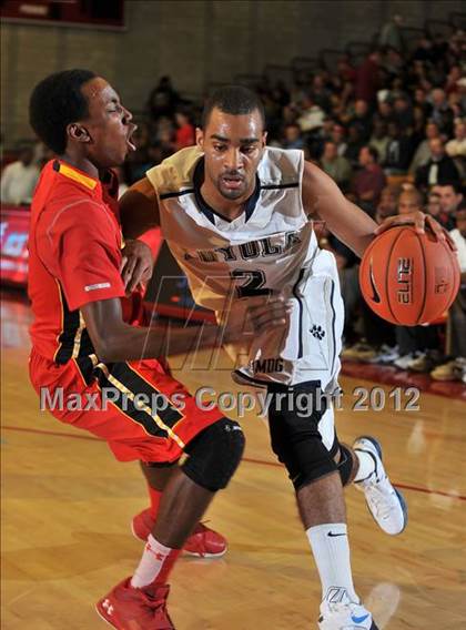 Thumbnail 2 in Loyola vs. Taft (Nike Extravaganza) photogallery.