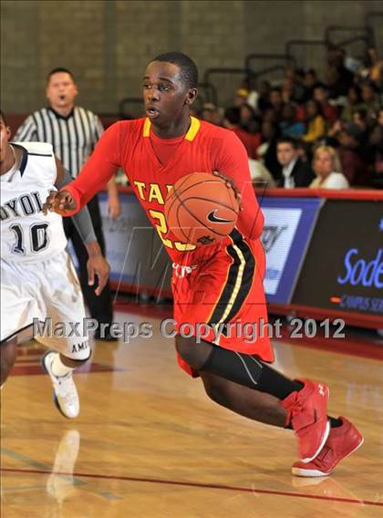 Thumbnail 2 in Loyola vs. Taft (Nike Extravaganza) photogallery.