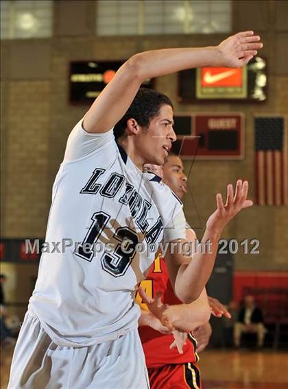 Thumbnail 1 in Loyola vs. Taft (Nike Extravaganza) photogallery.