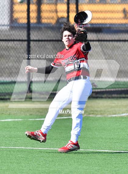 Thumbnail 1 in Gunter vs Trenton (Bells Invitational) photogallery.