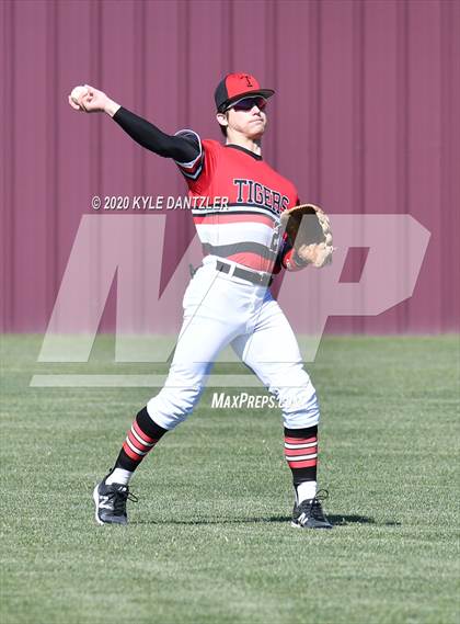 Thumbnail 1 in Gunter vs Trenton (Bells Invitational) photogallery.