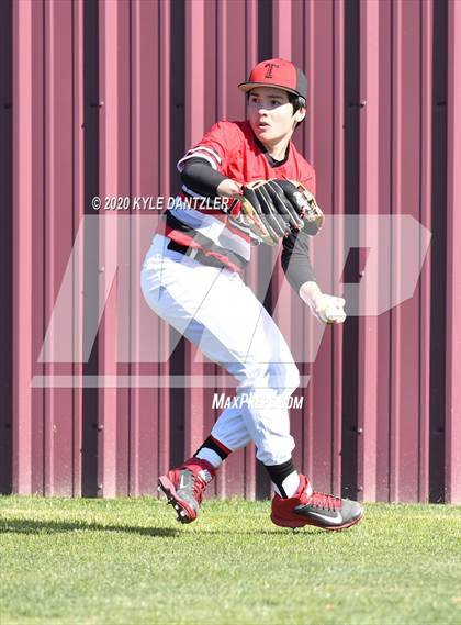 Thumbnail 2 in Gunter vs Trenton (Bells Invitational) photogallery.