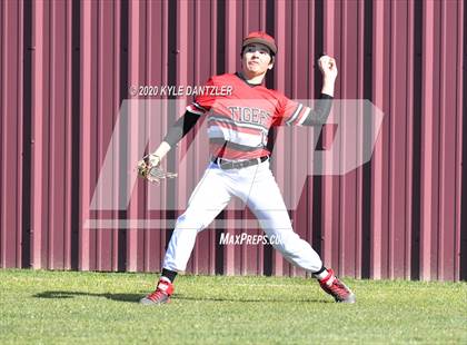 Thumbnail 2 in Gunter vs Trenton (Bells Invitational) photogallery.