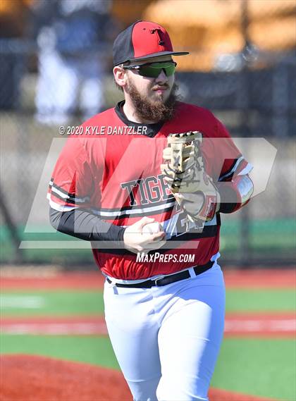 Thumbnail 2 in Gunter vs Trenton (Bells Invitational) photogallery.