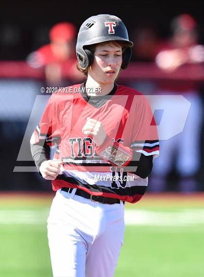 Thumbnail 3 in Gunter vs Trenton (Bells Invitational) photogallery.