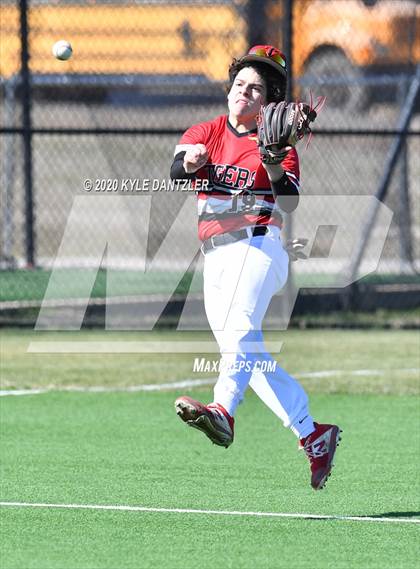 Thumbnail 2 in Gunter vs Trenton (Bells Invitational) photogallery.