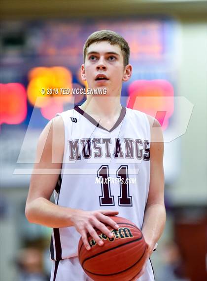 Thumbnail 3 in Perryville vs. Elkins (AAA 3A Regional Playoff) photogallery.