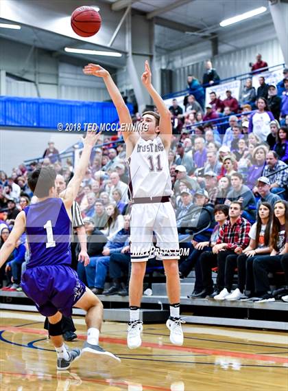 Thumbnail 1 in Perryville vs. Elkins (AAA 3A Regional Playoff) photogallery.