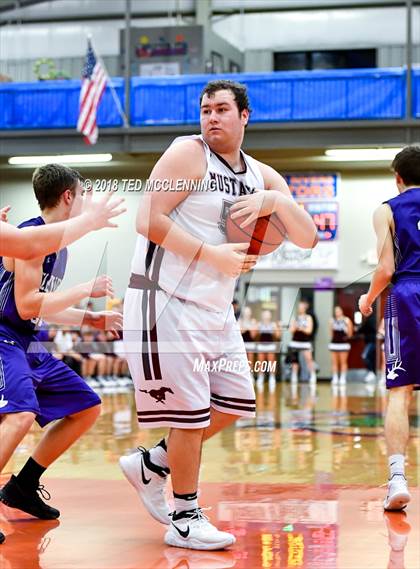 Thumbnail 3 in Perryville vs. Elkins (AAA 3A Regional Playoff) photogallery.