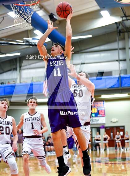 Thumbnail 2 in Perryville vs. Elkins (AAA 3A Regional Playoff) photogallery.