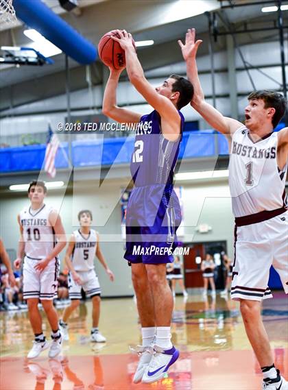 Thumbnail 3 in Perryville vs. Elkins (AAA 3A Regional Playoff) photogallery.
