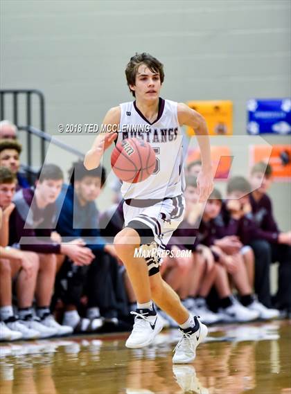 Thumbnail 2 in Perryville vs. Elkins (AAA 3A Regional Playoff) photogallery.