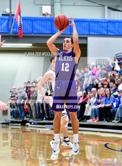 Thumbnail 1 in Perryville vs. Elkins (AAA 3A Regional Playoff) photogallery.