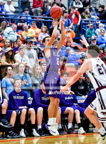Thumbnail 3 in Perryville vs. Elkins (AAA 3A Regional Playoff) photogallery.