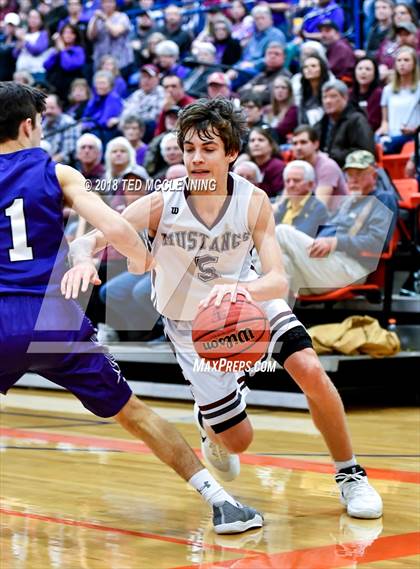 Thumbnail 1 in Perryville vs. Elkins (AAA 3A Regional Playoff) photogallery.