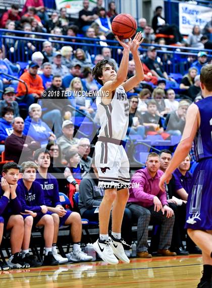 Thumbnail 3 in Perryville vs. Elkins (AAA 3A Regional Playoff) photogallery.