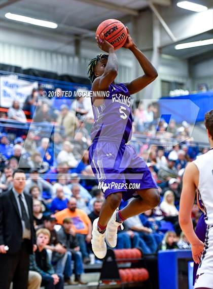 Thumbnail 2 in Perryville vs. Elkins (AAA 3A Regional Playoff) photogallery.