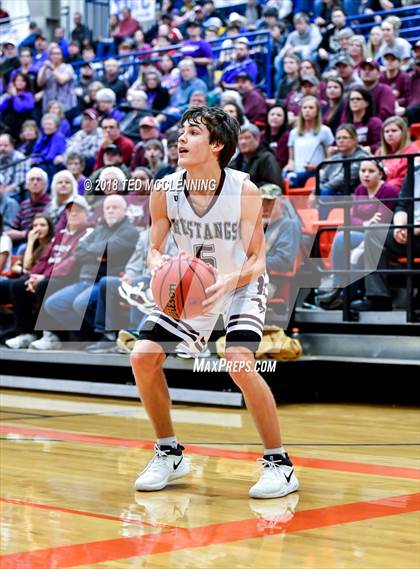 Thumbnail 2 in Perryville vs. Elkins (AAA 3A Regional Playoff) photogallery.