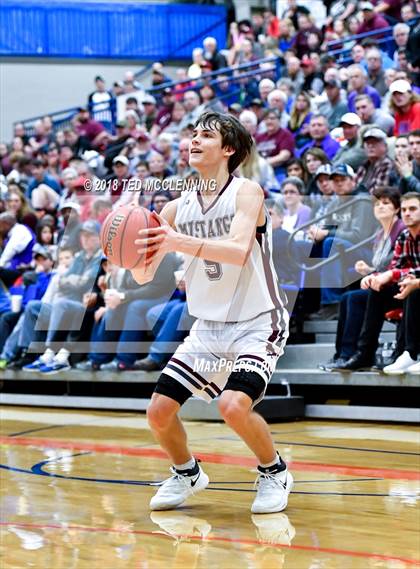 Thumbnail 1 in Perryville vs. Elkins (AAA 3A Regional Playoff) photogallery.