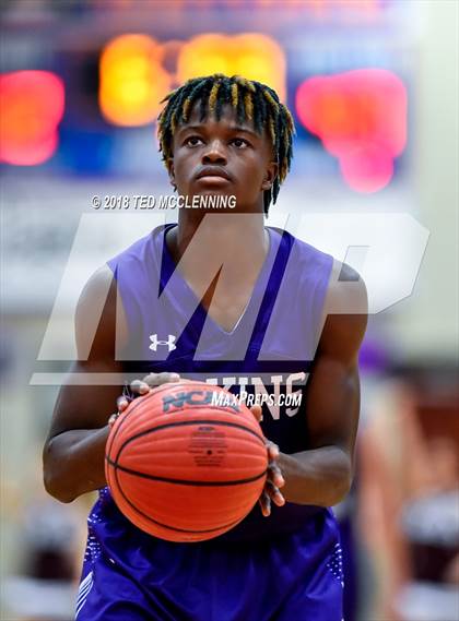 Thumbnail 1 in Perryville vs. Elkins (AAA 3A Regional Playoff) photogallery.