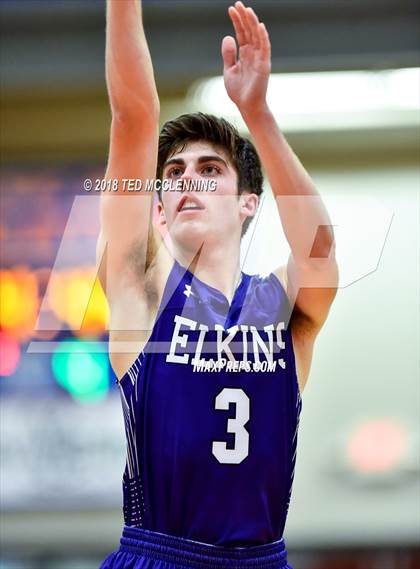 Thumbnail 2 in Perryville vs. Elkins (AAA 3A Regional Playoff) photogallery.