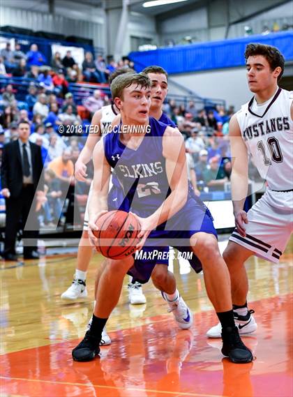 Thumbnail 3 in Perryville vs. Elkins (AAA 3A Regional Playoff) photogallery.