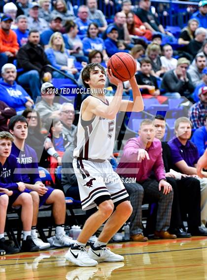 Thumbnail 2 in Perryville vs. Elkins (AAA 3A Regional Playoff) photogallery.