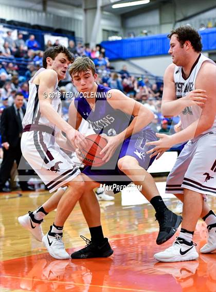 Thumbnail 2 in Perryville vs. Elkins (AAA 3A Regional Playoff) photogallery.