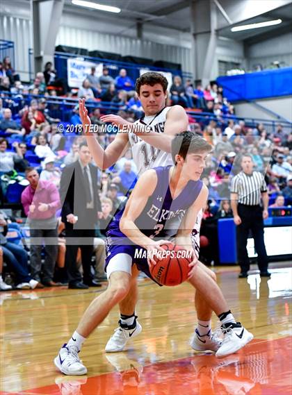 Thumbnail 1 in Perryville vs. Elkins (AAA 3A Regional Playoff) photogallery.