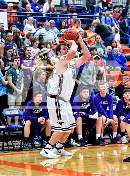 Thumbnail 3 in Perryville vs. Elkins (AAA 3A Regional Playoff) photogallery.