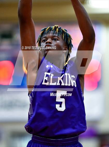 Thumbnail 3 in Perryville vs. Elkins (AAA 3A Regional Playoff) photogallery.