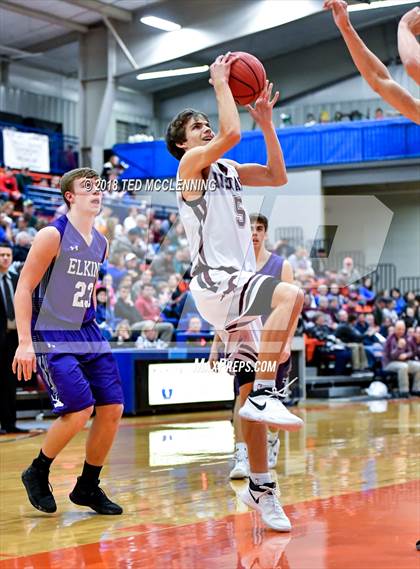 Thumbnail 3 in Perryville vs. Elkins (AAA 3A Regional Playoff) photogallery.