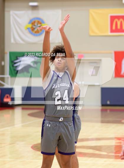 Thumbnail 3 in Klein Cain vs Tompkins (McDonald's Texas Invitational) photogallery.
