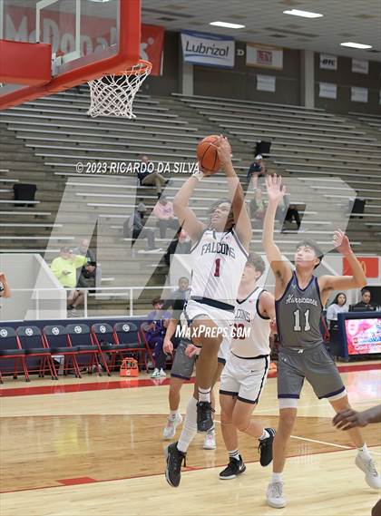 Thumbnail 2 in Klein Cain vs Tompkins (McDonald's Texas Invitational) photogallery.