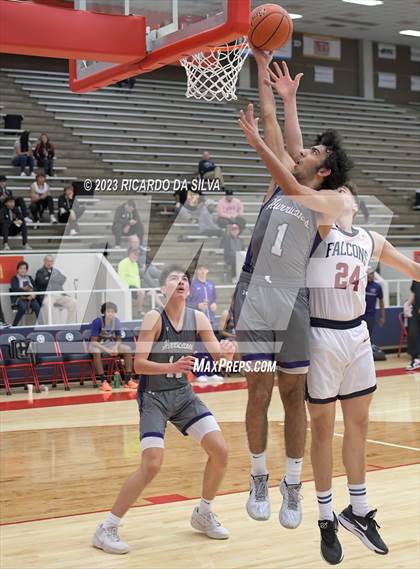 Thumbnail 1 in Klein Cain vs Tompkins (McDonald's Texas Invitational) photogallery.
