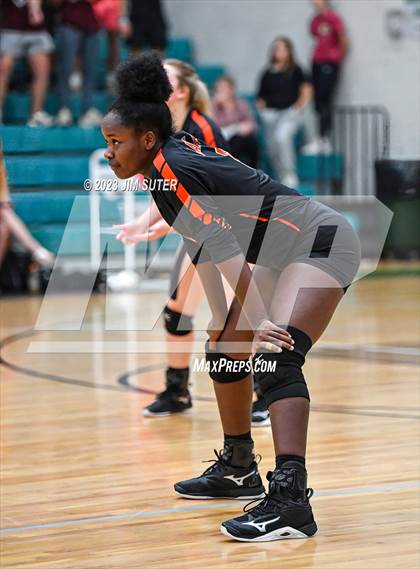 Thumbnail 1 in Schulenburg vs Johnson City (UIL 2A Region IV Final) photogallery.