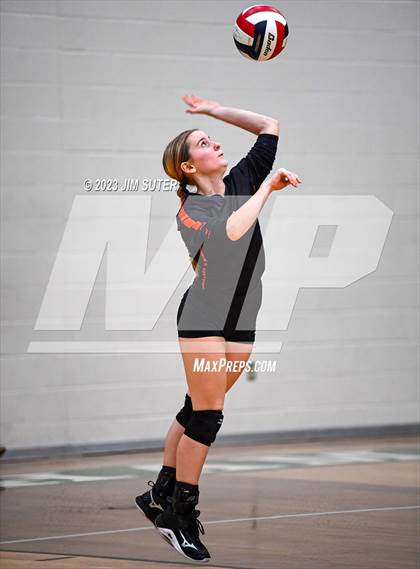 Thumbnail 3 in Schulenburg vs Johnson City (UIL 2A Region IV Final) photogallery.