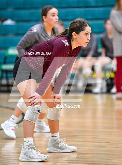 Thumbnail 2 in Schulenburg vs Johnson City (UIL 2A Region IV Final) photogallery.