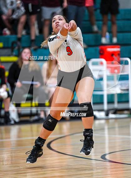 Thumbnail 3 in Schulenburg vs Johnson City (UIL 2A Region IV Final) photogallery.