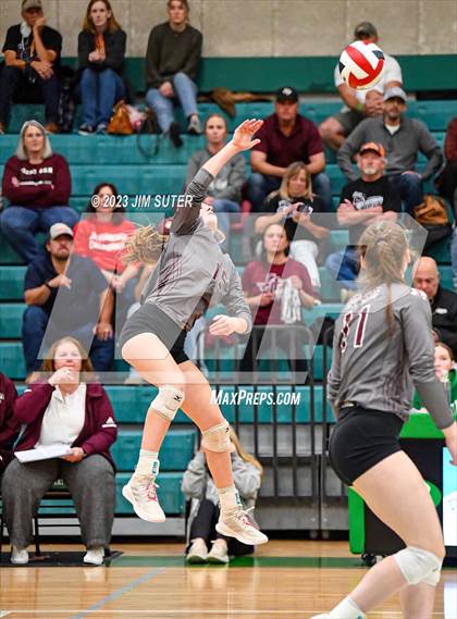 Thumbnail 3 in Schulenburg vs Johnson City (UIL 2A Region IV Final) photogallery.