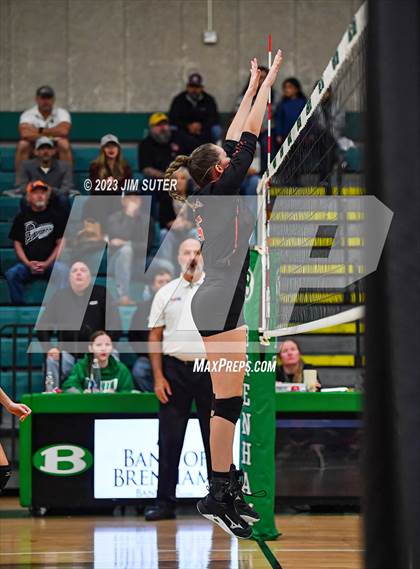 Thumbnail 2 in Schulenburg vs Johnson City (UIL 2A Region IV Final) photogallery.