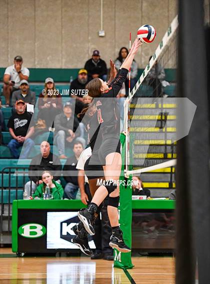Thumbnail 2 in Schulenburg vs Johnson City (UIL 2A Region IV Final) photogallery.